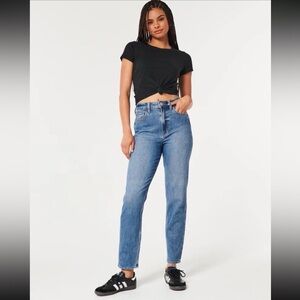 Hollister Ultra High Rise Mom Jeans Tapered Leg Crop Light Wash W27 Short